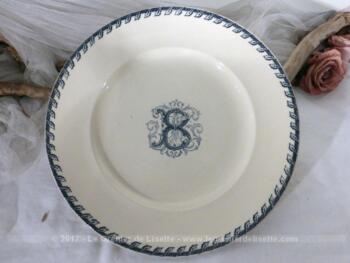 Ancienne très belle soupiere et son plat, tout marqué aux monogramme B.