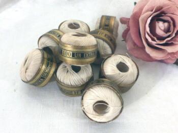 Lot de 9 toutes petites pelotes  
