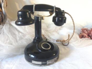 Très ancien téléphone à colonne,  de la marque Franco Radio Téléphone, totalement rétro et vintage, uniquement pour déco!