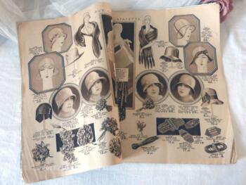 Ancien catalogue d'exposition Générale "Aux Galeries Lafayette" datant du début des années 30.