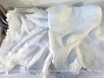 VENDU  - Ancien grand drap monogrammes LC revers et bordures brodés