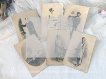 Photos anciennes de personnes posant chez le photographe.