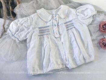 Ancienne blouse bébé  fait main avec smocks.