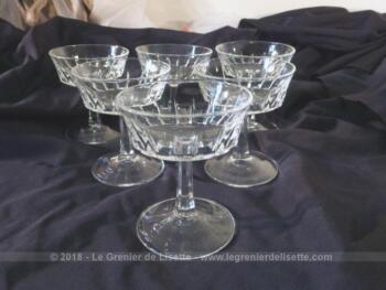 Lot de 6 anciens verres à porto forme coupette