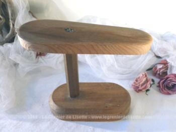 Petite Jeannette ancienne en bois.
