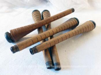 Lot de 5 vieilles canettes en bois fils d'anciennes usines de textile.