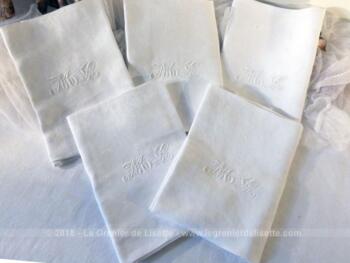 Lot de 5 anciennes serviettes en beau coton damassé brodées des monogrammes M et L