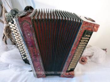 Accordéon vintage de la marque italienne Organola modèle Amati.