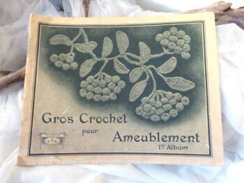 Ancien livre "Gros crochet pour Ameublement", 1er album, collection Cartier Bresson.