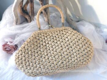 Sac au crochet en raffia et sa anse.