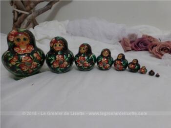 Jeu de 9 petites poupées Russes