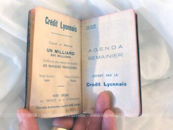 Voici un tout petit agenda de poche pour l'année 1933, cadeau publicitaire du Crédit Lyonnais.