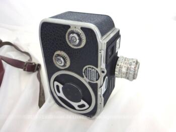 Ancienne caméra Paillard Bolex C8 et sa housse en cuir de fabrication Suisse dans les années 50, pour film en 8mm avec pour objectif un Berthiot Cinor.