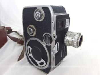 Ancienne caméra Paillard Bolex C8 et sa housse en cuir de fabrication Suisse dans les années 50, pour film en 8mm avec pour objectif un Berthiot Cinor.