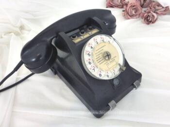 Ancien téléphone de collection avec boutons