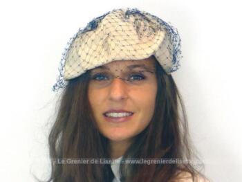 Ancien chapeau vintage avec voilette bleue entièrement fait main à porter façon bandeau.