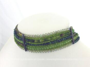 Collier ras de cou aux perles vertes original pour mettre en valeur votre décolleté été comme hiver !