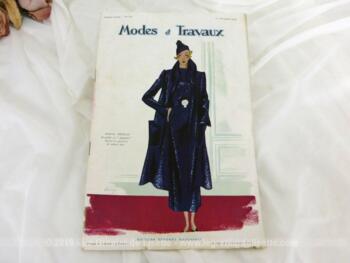 Revue Mode et Travaux du 1er novembre 1934 avec des superbes modèles de robes fourni avec le patron pour des travaux de broderies et couture.