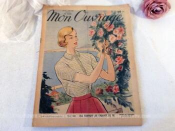 Voici le n°21 de l'ancienne revue mensuelle "Mon Ouvrage" pour le mois de juin 1950 avec des modèles de travaux de couture, de crochet et de broderie.