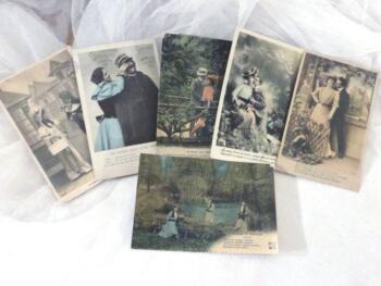 Six anciennes cartes postales de baisers et d'amoureux avec petites maximes écrites et datant du début XX°.