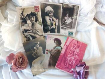 Six anciennes cartes de femmes en beauté, devant miroir et se poudrant le nez, datant du début XX°. Une carte vient de Roumanie et date de 1908.