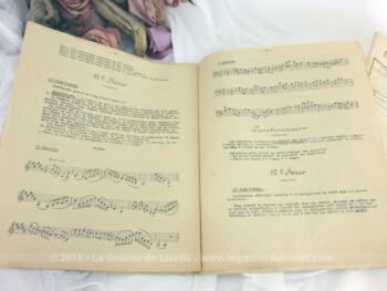 Voici des cours Ecole Universelle par correspondance datés de 1934. Cours de musique et d'hygiène, programme de 3eme année des Ecoles Normales.