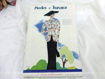 Voici la revue Modes et Travaux du 1er avril 1934 avec des superbes modèles de robes sans oublier le patron fourni pour des explications de travaux de broderies et couture. Des images sublimes !