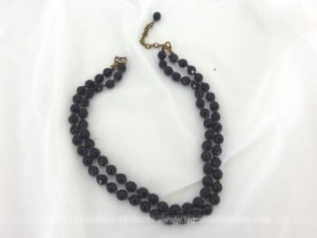 Ancien ras de cou double rangs perles noires de verre. Sur deux rangs de même longueur, ce collier est un superbe ras de cou.