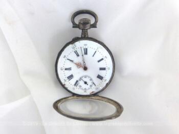 Ancienne montre gousset argent pour déco mais avec un petite restauration, une seconde vie l'attend.