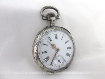 Ancienne montre gousset argent pour déco mais avec un petite restauration, une seconde vie l'attend.