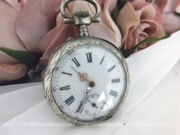 Ancienne montre gousset argent pour déco mais avec un petite restauration, une seconde vie l'attend.