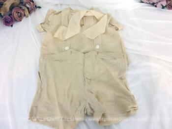 Ancien ensemble garçonnet culotte et chemise en soie, avec des boutonnières pour maintenir la culotte courte sur les boutons de la chemise.