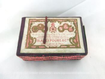 VENDU - Ancienne boite à plumes avec plumes