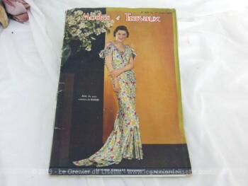 Voici la revue Modes et Travaux du 1er juillet 1934 avec des superbes modèles de tailleurs et robe sans oublier le patron fourni pour des explications de travaux de broderies et couture.