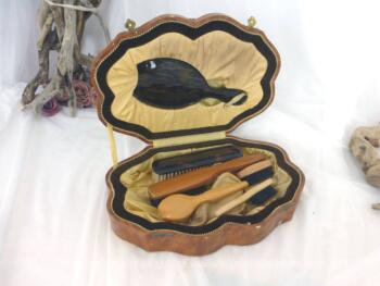 Ancien coffret nécessaire brosses, avec miroir à main et ses 5 brosses différentes.