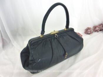 Ancien sac en cuir noir façon docteur, avec sa clef et datant des années 50/60.