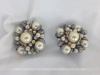 Superbes boucles d'oreille vintages avec perles, de grandes tailles avec perles à porter sur des oreilles non percées ou à revisiter en broche, pinces, bijoux... que de choix !