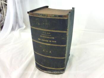 Voici un imposant et ancien dictionnaire des Justices de Paix daté de 1869 sur 490 pages.