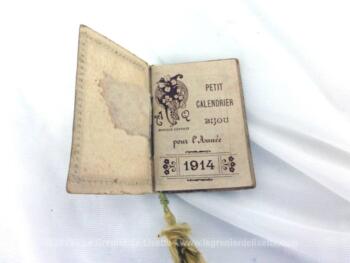 Ancien petit calendrier bijou pour l'année 1914 avec son marque page et pompon.