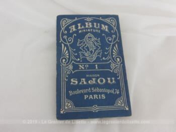 Voici un petit album bleu n°1 Sajou de modèles au point de croix, pour un grand choix d'écritures, c'est idéal pour les amateurs d'abécédaires au point de croix.