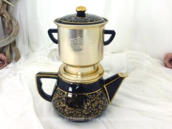 VENDU - Cafetière faïence noire dessins dorés avec filtre