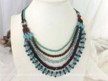 Collier cinq rangs en perles de verre de couleur marron et bleu, de différentes formes et longueurs pour un effet très élégant. Superbe et vintage !