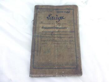 Ancien carnet de mobilisation classe 1884 pour un soldat né en 1864 mentionnant ses dates de disponibilté, de dispense et de réserve ainsi que sa carte d'électeur.