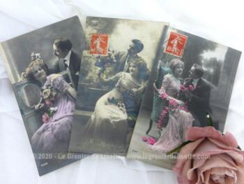 Trois anciennes cartes postales représentant un couple rempli de tendresse datées de l'année 1912.