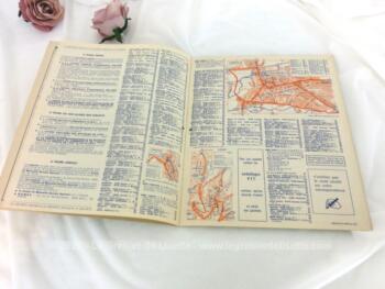 Ancien almanach des P.T.T. de 1978 avec la photo d'un bouquet de fleurs d'un coté et une rose de l'autre. Il y a 6 pages supplémentaires
