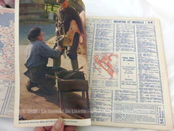 Ancien almanach des P.T.T. de 1979 avec la photo d'alpage d'un coté et de troupeau de l'autre avec 12 feuillets supplémentaires sur les services de la Poste