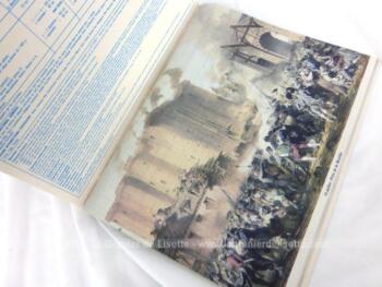 Ancien almanach des P.T.T. de 1989 avec des dessins représentant la Tour Eiffel à des périodes différentes. Il y a 12 feuillets supplémentaires dont un dessin de la Prise de la Bastille.