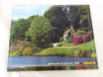 Ancien almanach des P.T.T. de 1989 avec des photos de lacs des 2 cotés. Il y a 12 feuillets supplémentaires plus un grand poster de Madonna agrafé au centre.