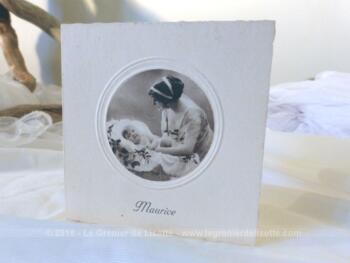 Ancien petit faire-part de naissance du bébé Maurice né en 1943. Une superbe photo en médaillon sur la couverture avec texte sur les pages intérieures.