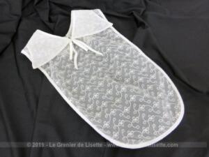 Ancienne guimpe ou plastron nylon brodé